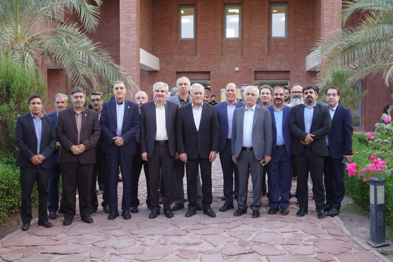 عکس دسته جمعی - دانشگاه علمی کاربردی.jpg